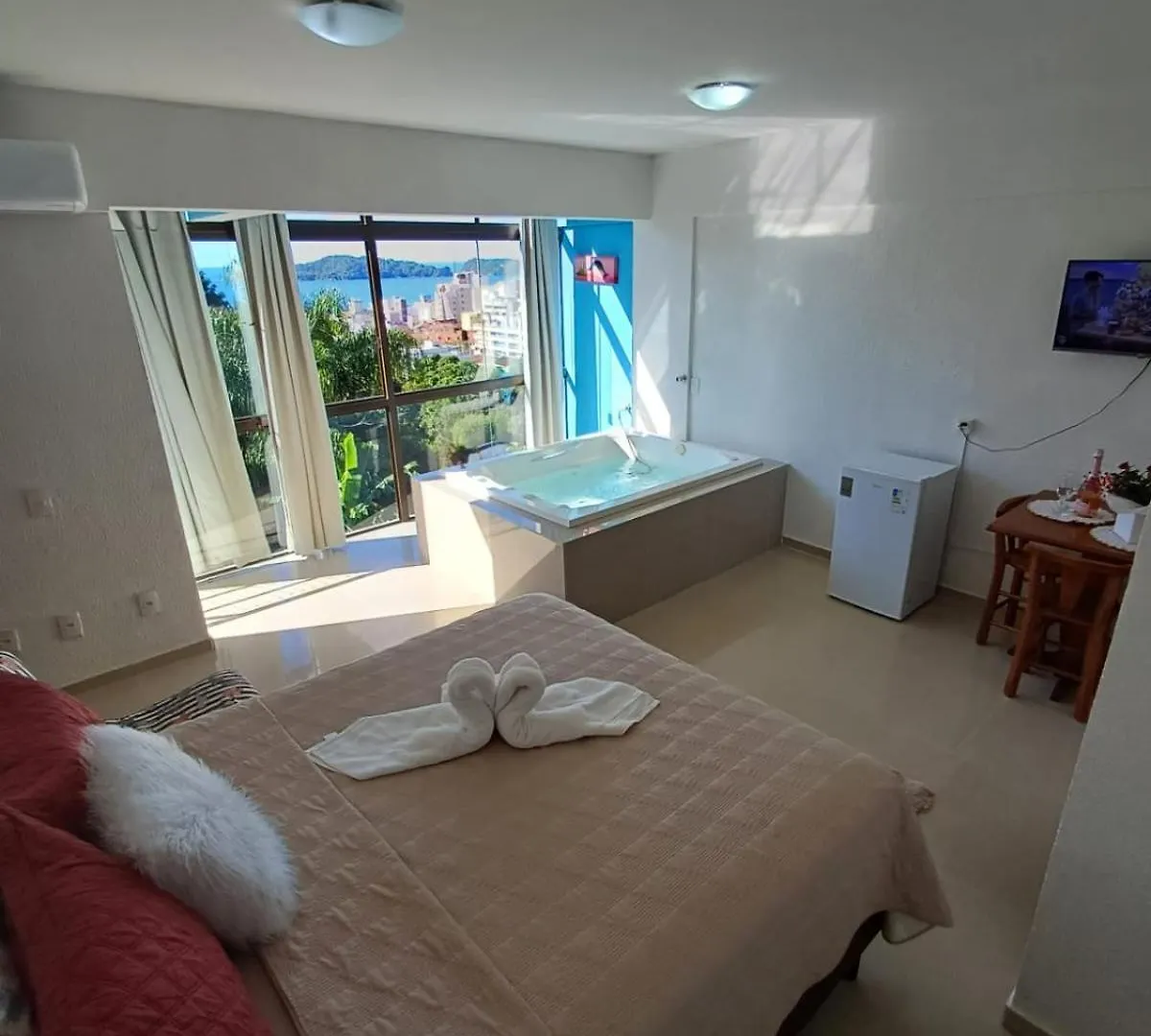 Suite Atlantica Com Banheira De Hidromassagem Bombinhas Homestay szállás
